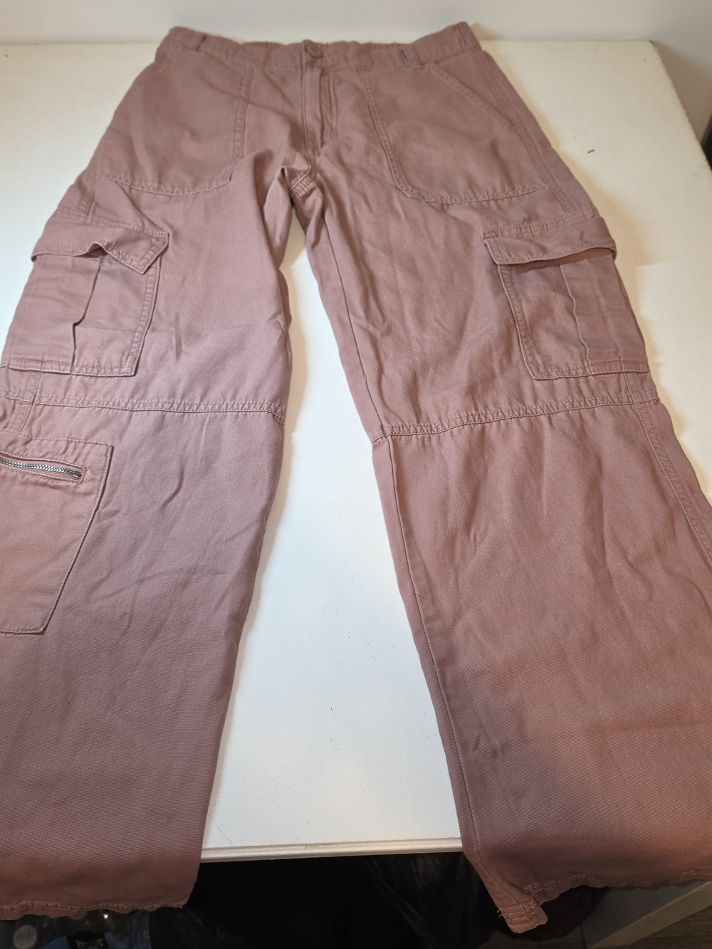 Aeropostale Wide-Leg Cargo Pants in Dusty Rose